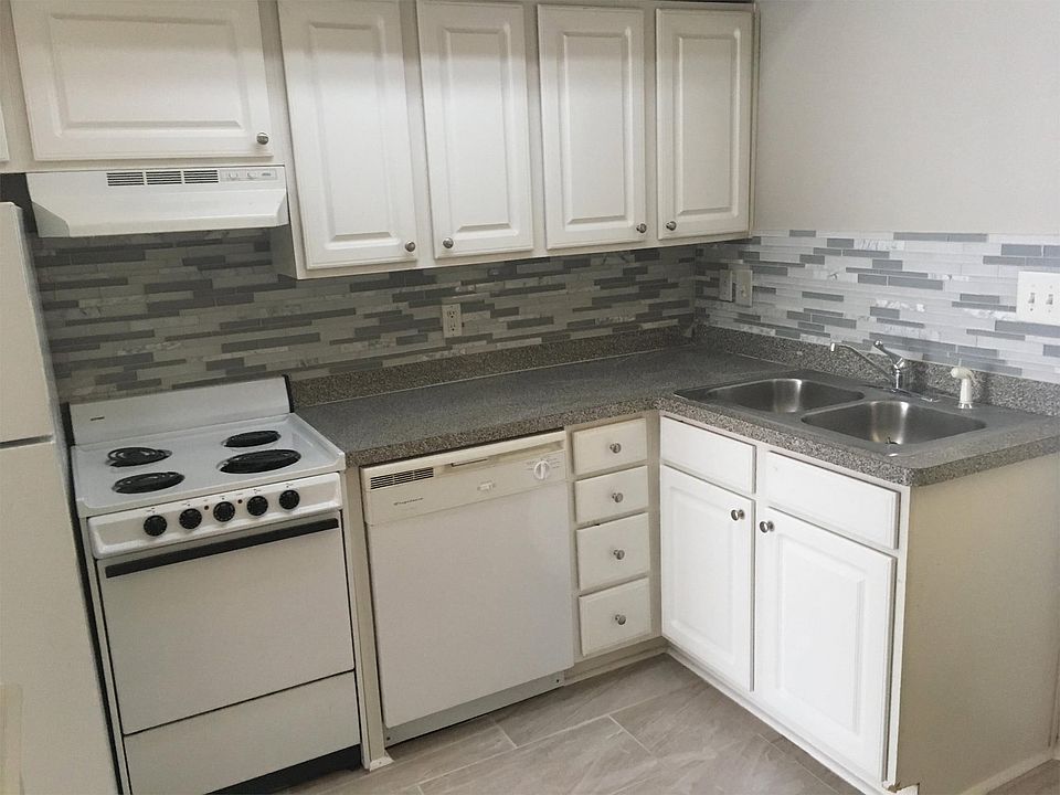 1st image of 493 N Highland Ave NE APT 20