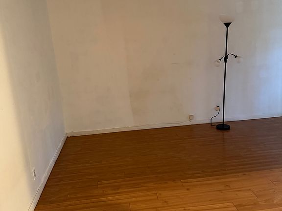 3rd image of 655 N Lucerne Blvd APT 4