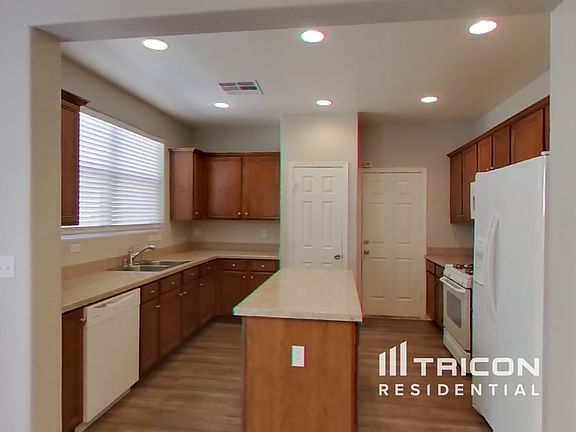 5th image of 9041 College Green St