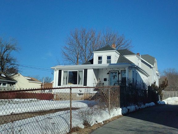 2nd image of 122 Angell St