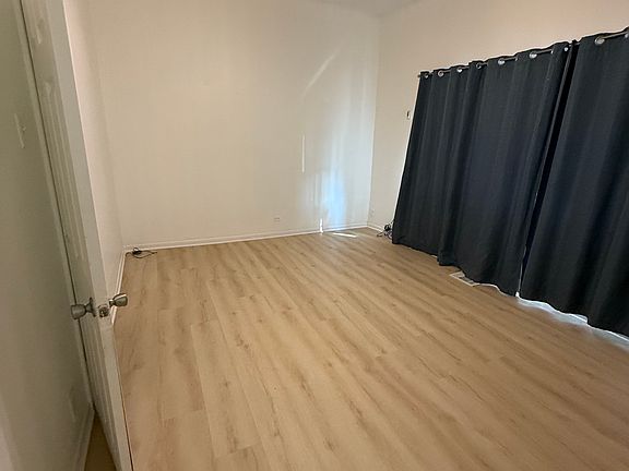3rd image of 3100 N Southport Ave APT 1R