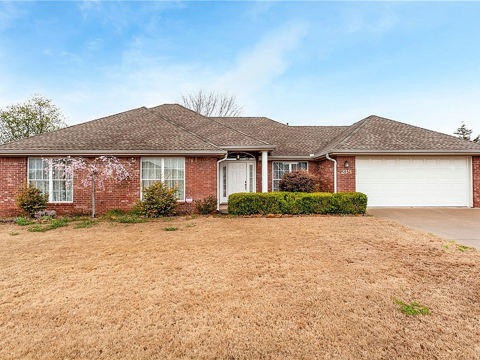 1st image of 219 Sundown Dr