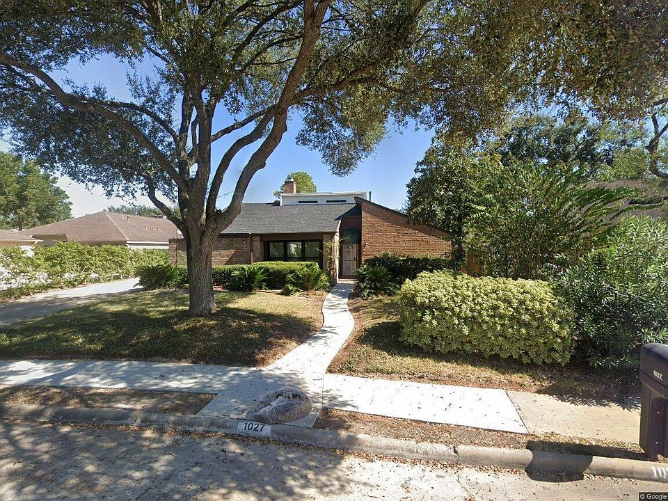 1st image of 1027 Arrow Hill Rd