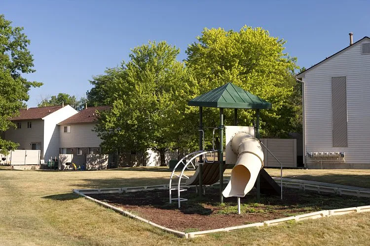 Countryside Townhouses of Auburn Hills — Photo 15