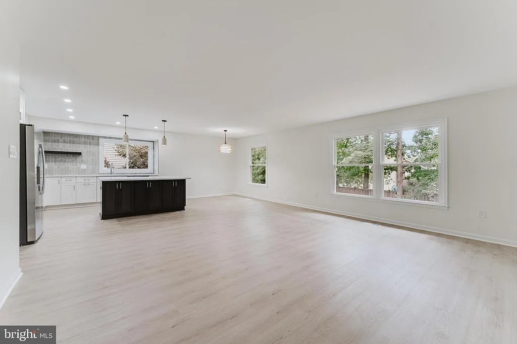 4 bed, 3.5 bath, 2644 sqft, $4,900 — Photo 3