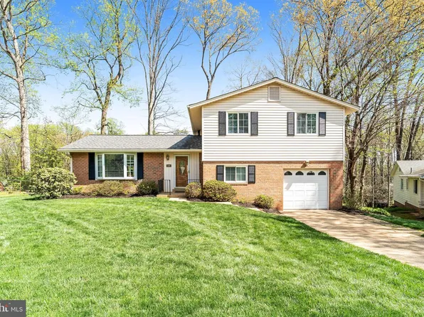 5392 Gainsborough Dr, Fairfax, VA 22032