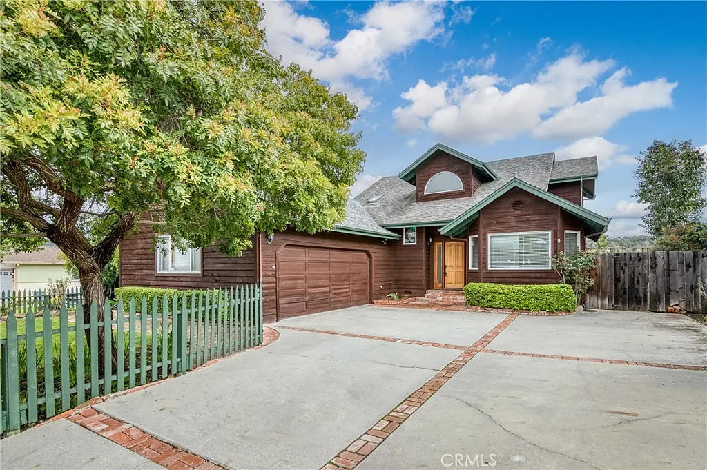 3754 Valera Dr photo 1
