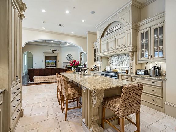 2nd image of 8075 Brookhollow Blvd