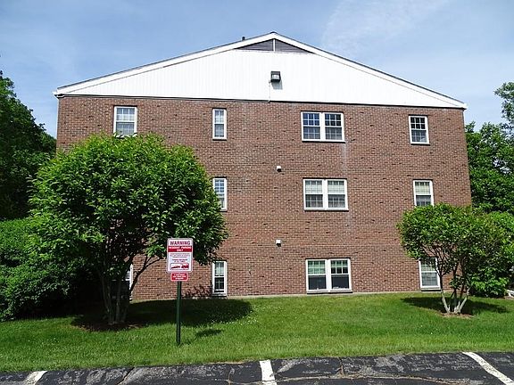 4th image of 226 Rock St APT D9