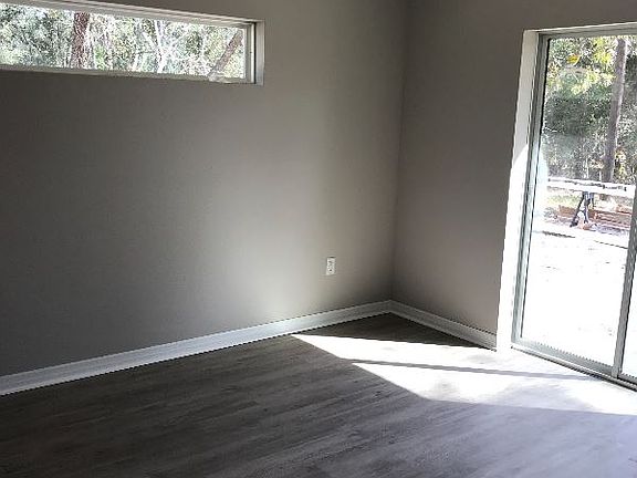 4th image of 1228 W Evergreen Dr
