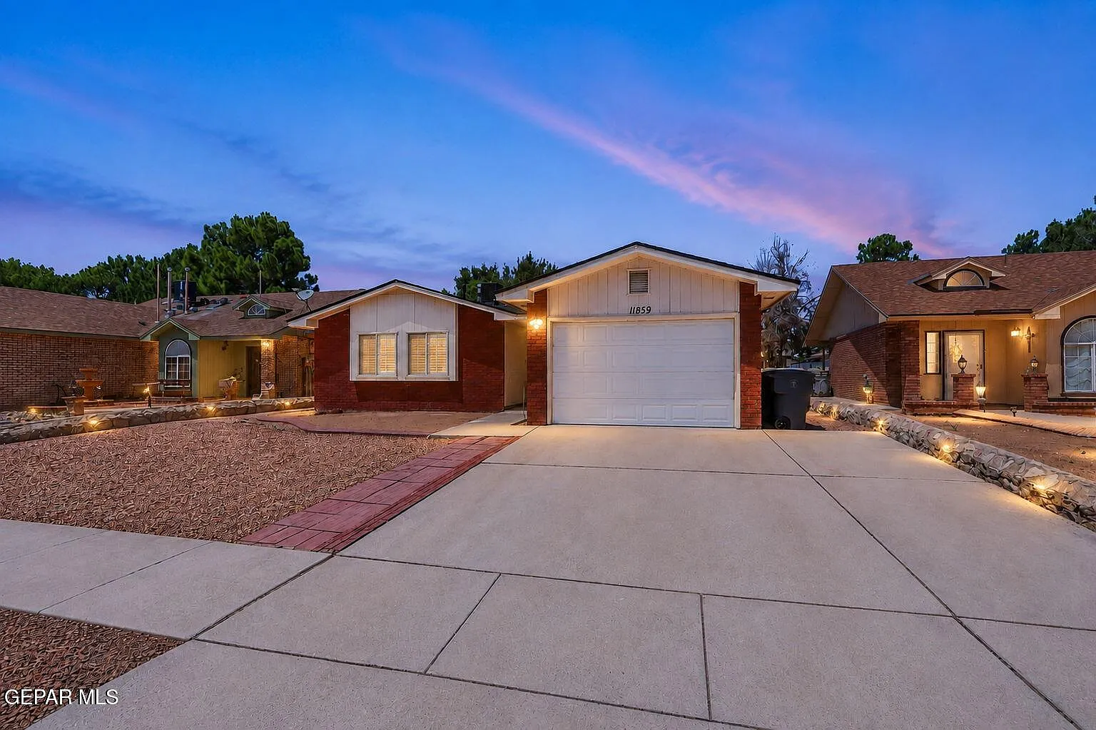 3 bed, 2.0 bath, 1060 sqft, $1,500 — Photo 2