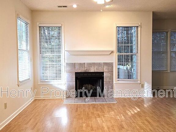 5th image of 214 Riverwalk Cir
