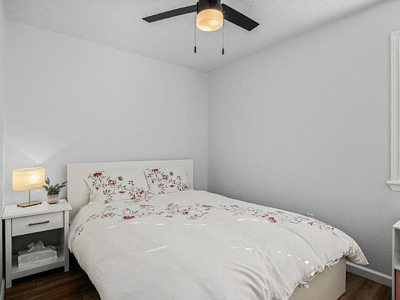 2nd image of 906 SE 6th St