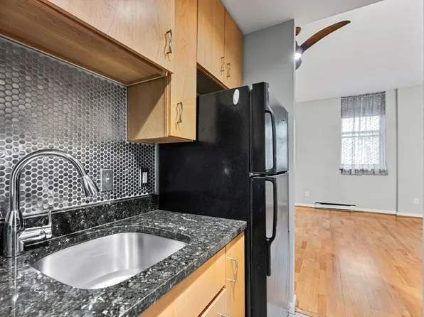 350 W 4th St APT 103, South Boston, MA 02127