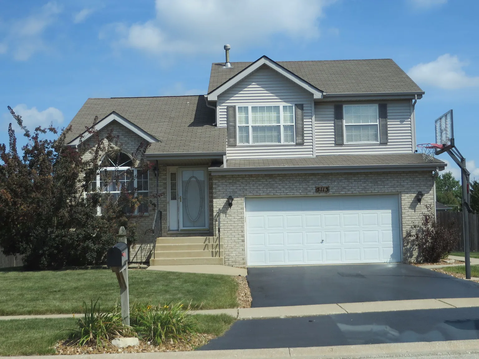 5113 Brighton Ln photo 1