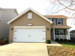 221 Pecan Bluffs Dr, Wentzville, MO 63385
