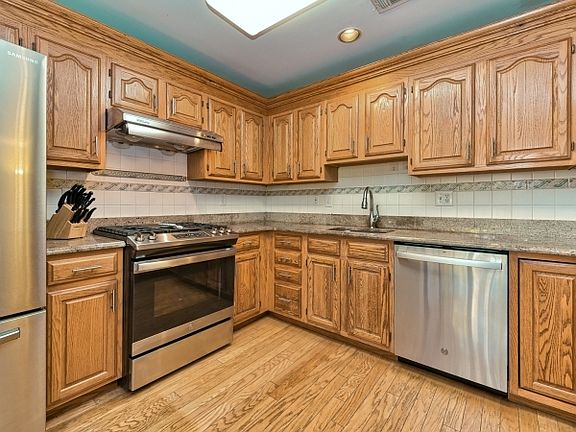 4th image of 219 Warbler Dr