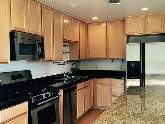 5th image of 1630 N Clarkson St APT 322