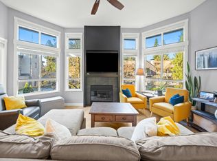 1150 Lynn Valley Rd #311, North Vancouver, BC V7J1Z9