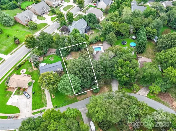 21017 Entrada Dr, Cornelius, NC 28031