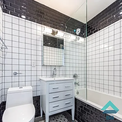 Rented by EXR | media 42