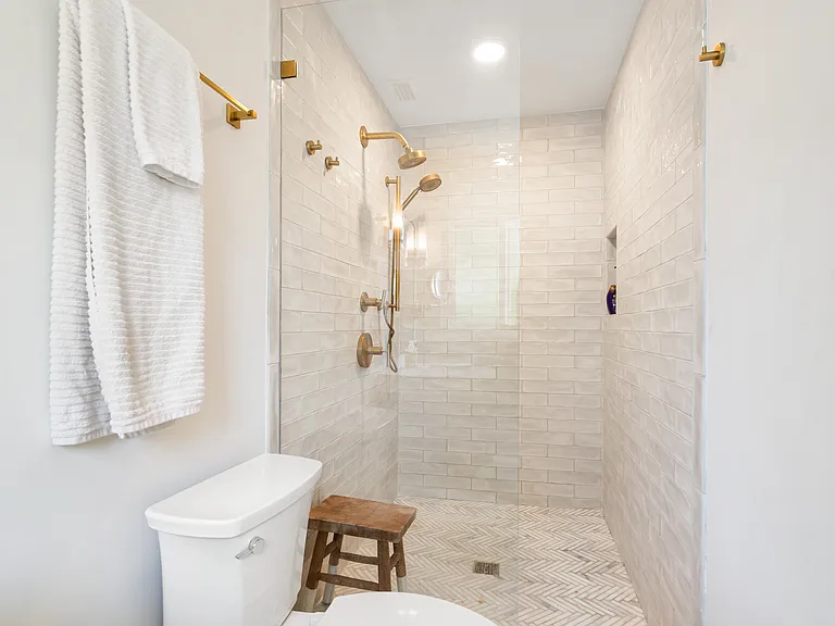 2882 W Vina Del Mar Blvd — Photo 30