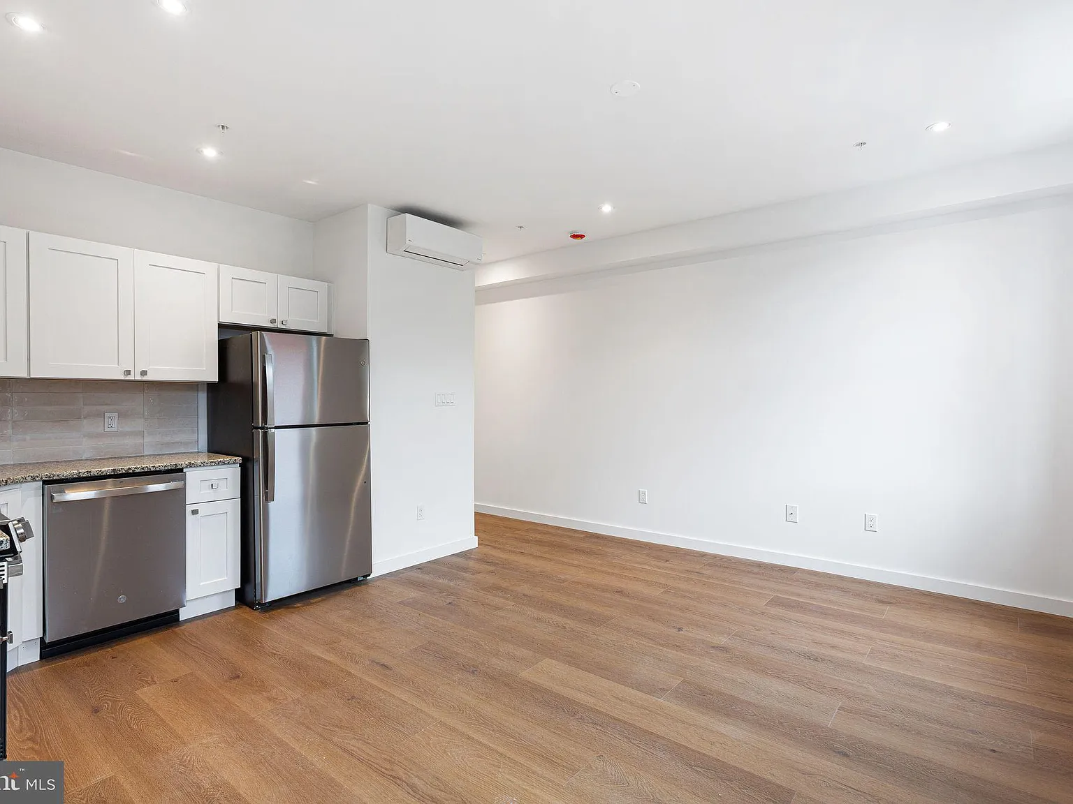Studio, 1.0 bath, 2676 sqft, $1,750 — Photo 3