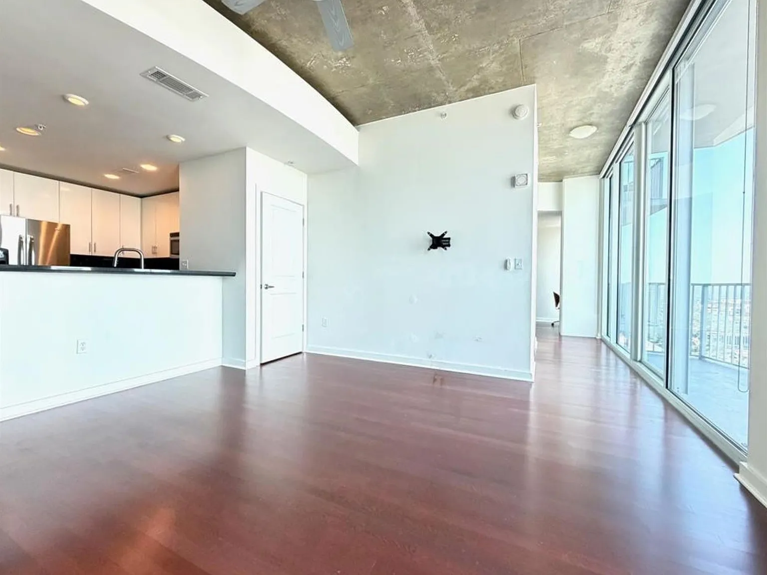 1 bed, 1.0 bath, 732 sqft, $2,800 — Photo 4