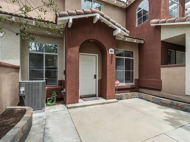 64 Mission Ct — Photo 38