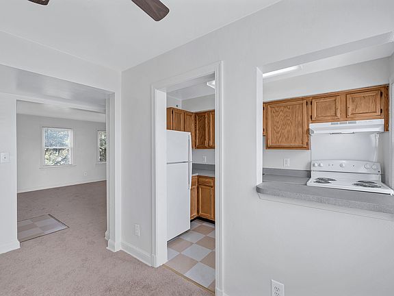 4th image of 4704 27th St #6351eb505