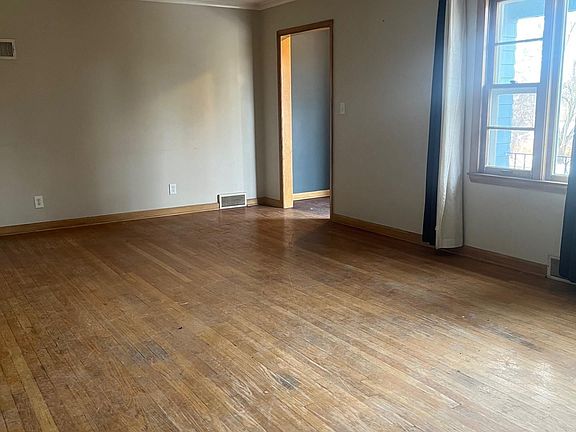 4th image of 7027 N Irvington Rd