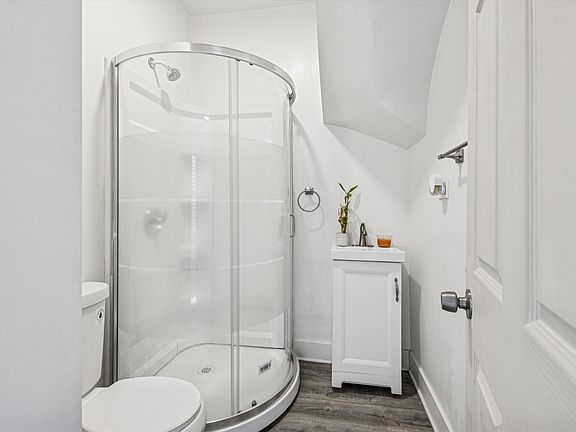 3rd image of 6843 S Carpenter St