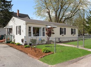 1 Dyer Ave, Riverside, RI 02915