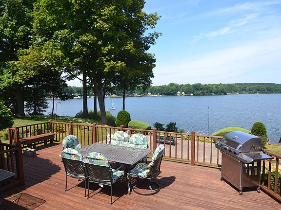 3rd image of 6786 Ann Lee Dr