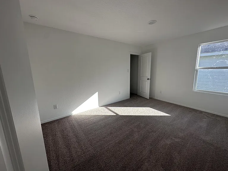 5863 Coahulia Rdg — Photo 4