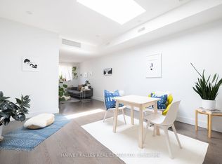 2076 Dundas St W #101, Toronto, ON M6R 1W9