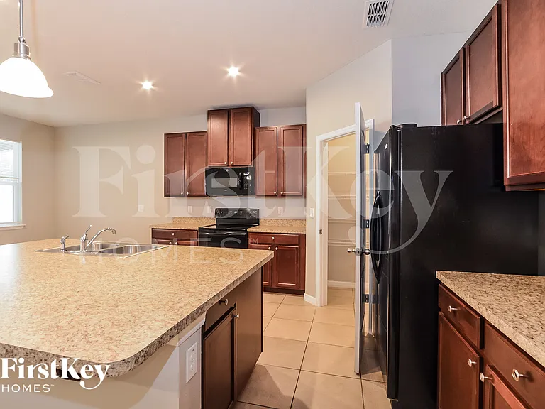 954 Glazebrook Loop — Photo 5