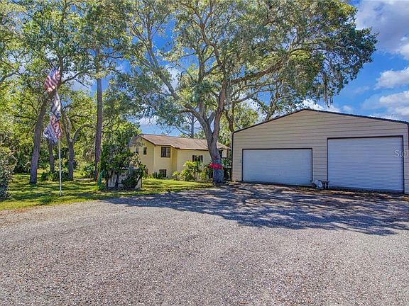 3rd image of 2837 Emerald Ave