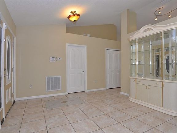 3rd image of 1609 Airmont Ave