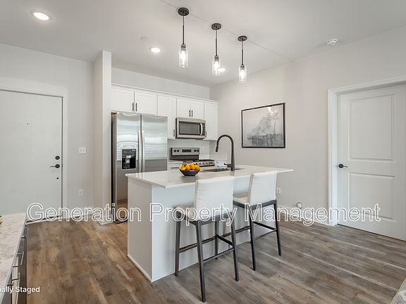 4th image of 2318 E Main St #105