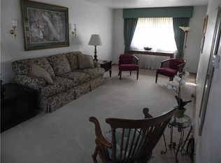 1008 Dana Dr, West Mifflin, PA 15122