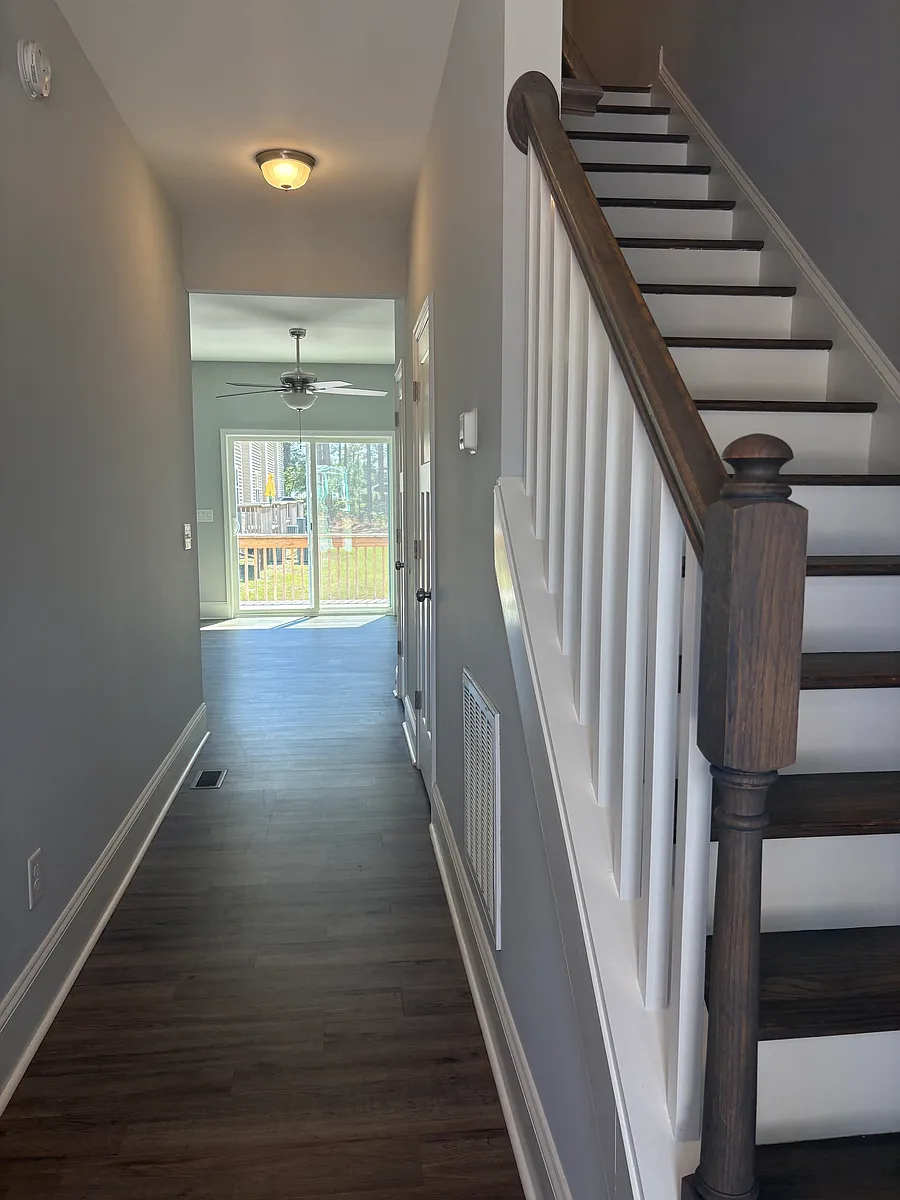 Building Photo - 464 Dylan Dr