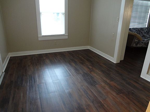 2nd image of 944 N 17th Ave