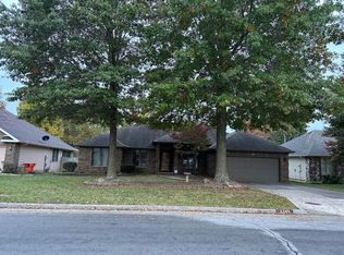 2346 W Allen Dr, Springfield, MO 65810