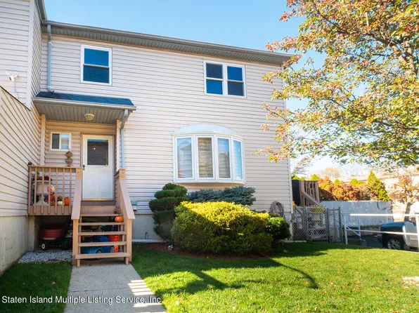 38 Sandy Ln, Staten Island, NY 10307