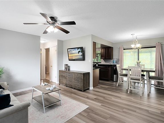 5th image of 10121 Moultree Ct