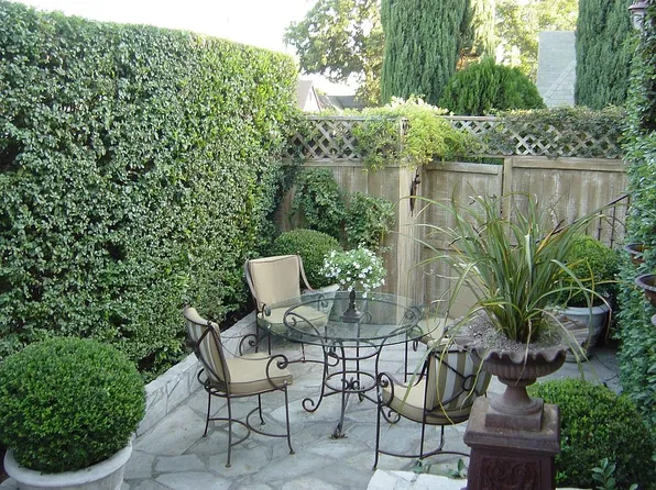 742 E Mariposa St, Altadena, CA 91001