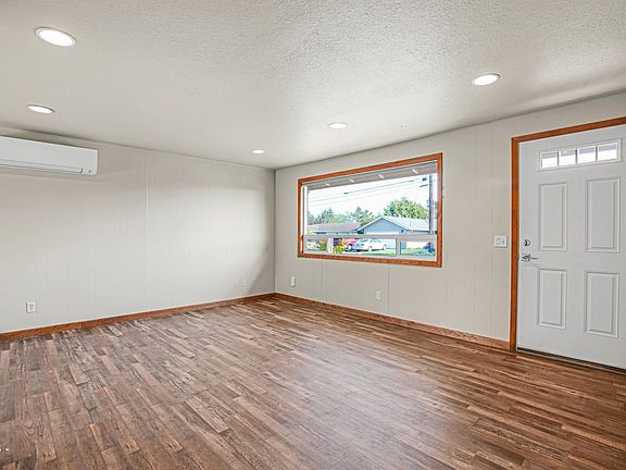 2nd image of 338 NE San Bayo Cir #O