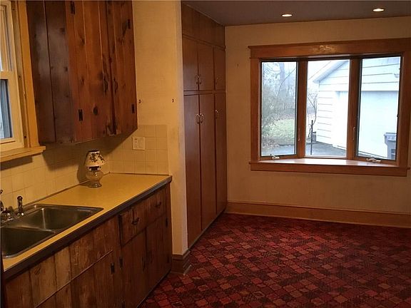 3rd image of 443 Byllesby Ave