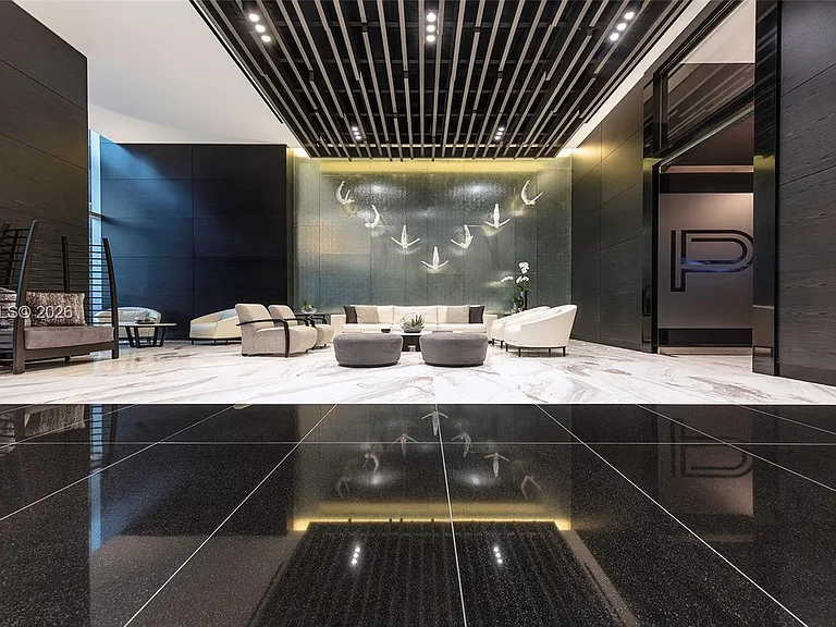 851 NE 1st Ave #Penthouse 5700 — Photo 5